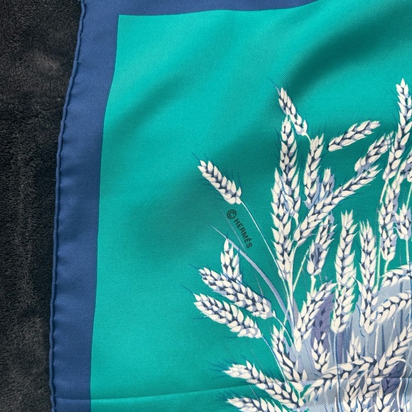 Hermes Green and Blue Scarf with Rabbit Design - Picture 4 of 9